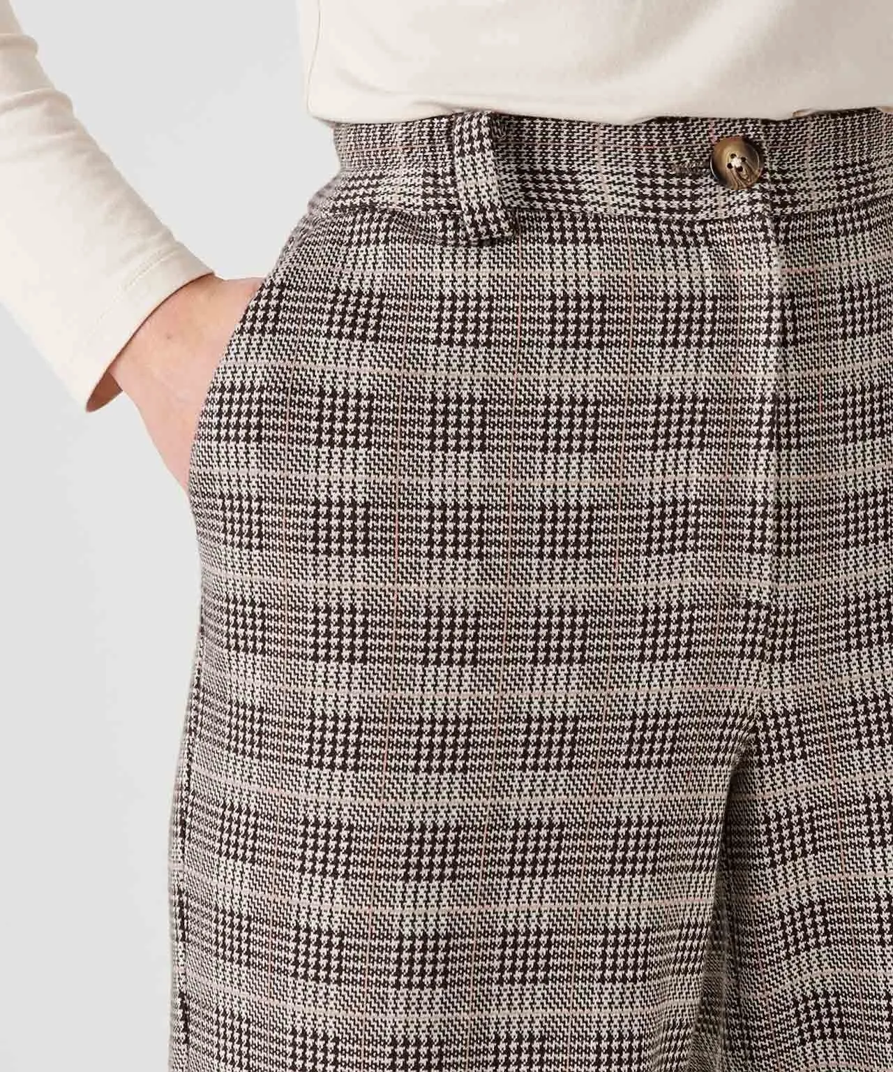 7 or 8 Knitted Check Trousers