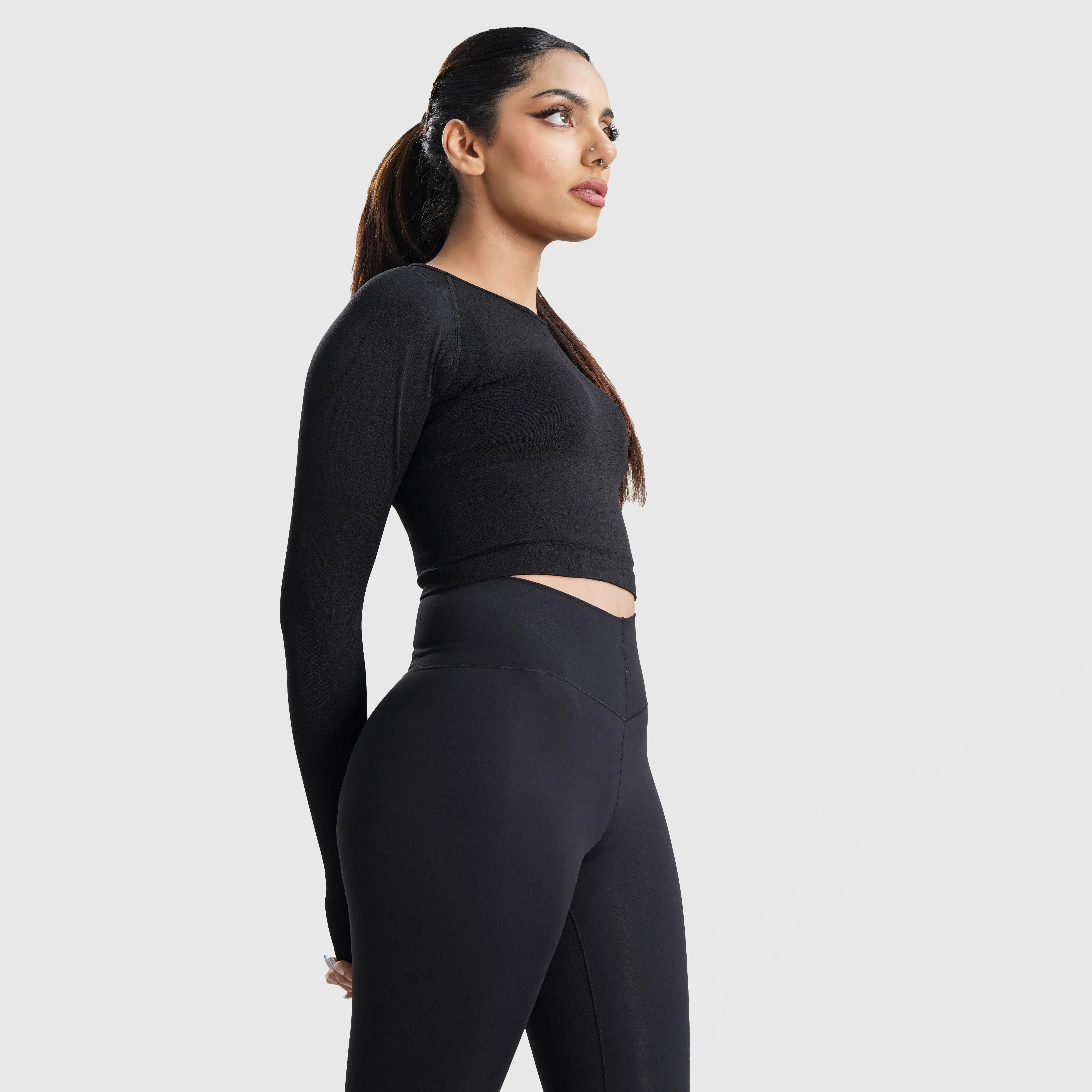 Sleek Rank Seamless Crop Top in Black