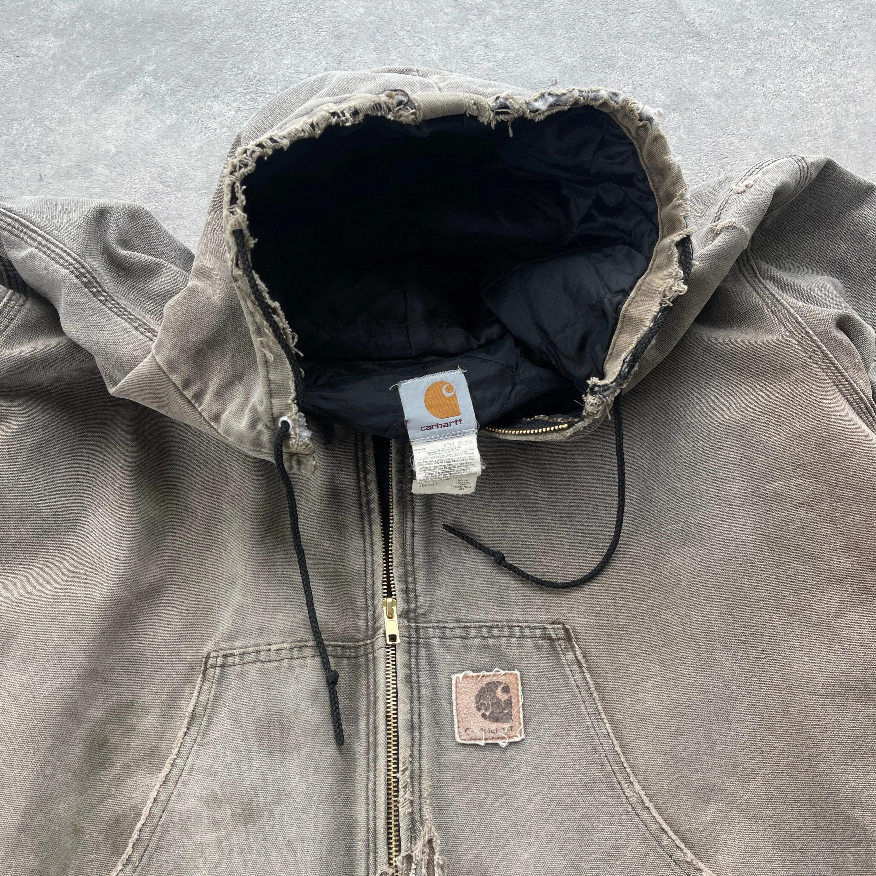 XXL heavyweight distressed jacket 1999 by Carhartt