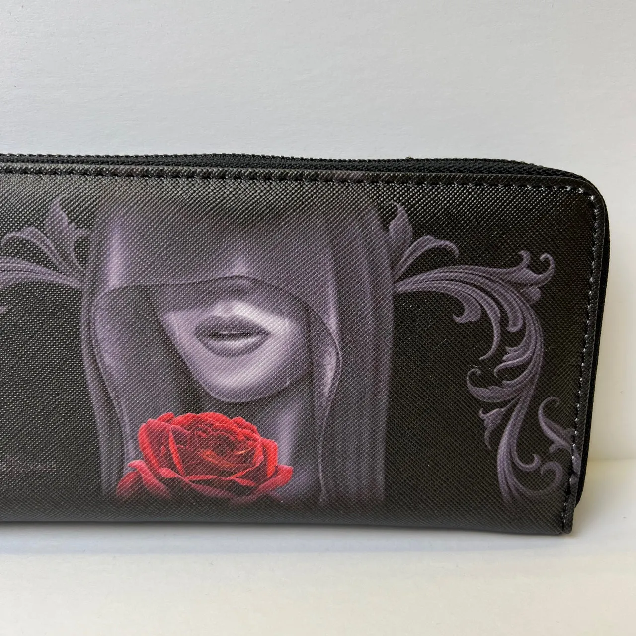 Trendy DGA Zipper Clutch Wallet