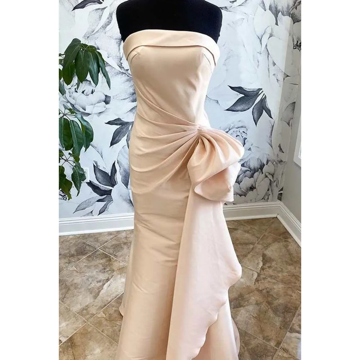 Stylish Mermaid Satin Long Bridesmaid Dress with Straight Neckline, Online