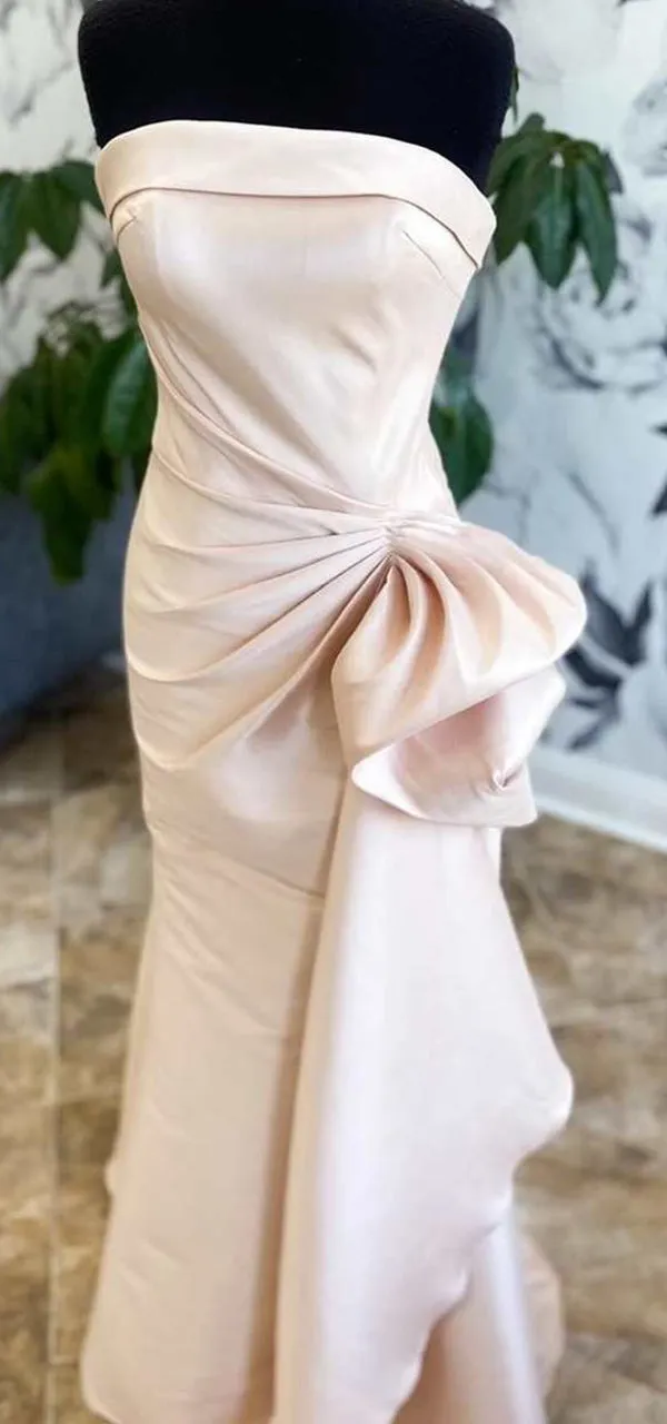 Stylish Mermaid Satin Long Bridesmaid Dress with Straight Neckline, Online