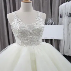 Sleeveless Lace Ivory Tulle Ball Gown Wedding Dress