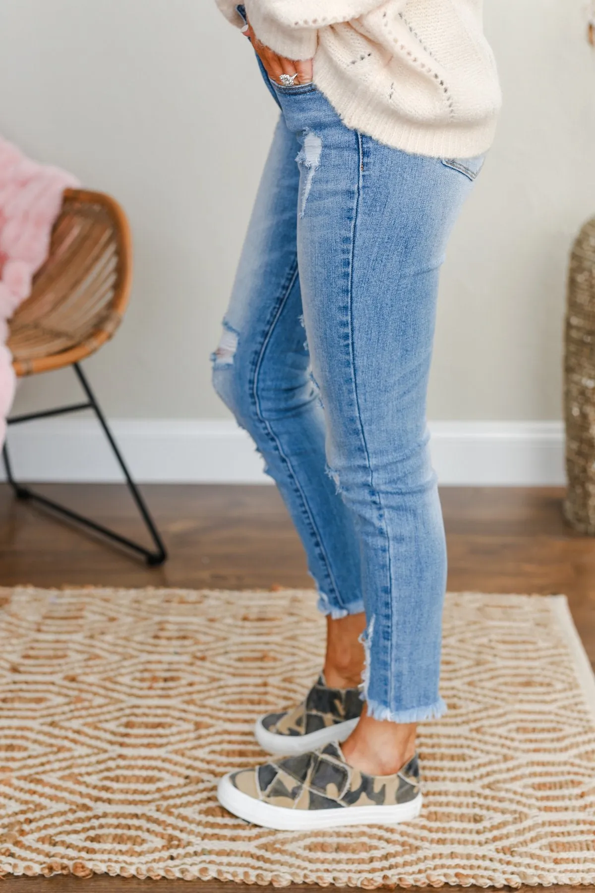 Kan Can Mid Rise Jeans Genevieve Wash