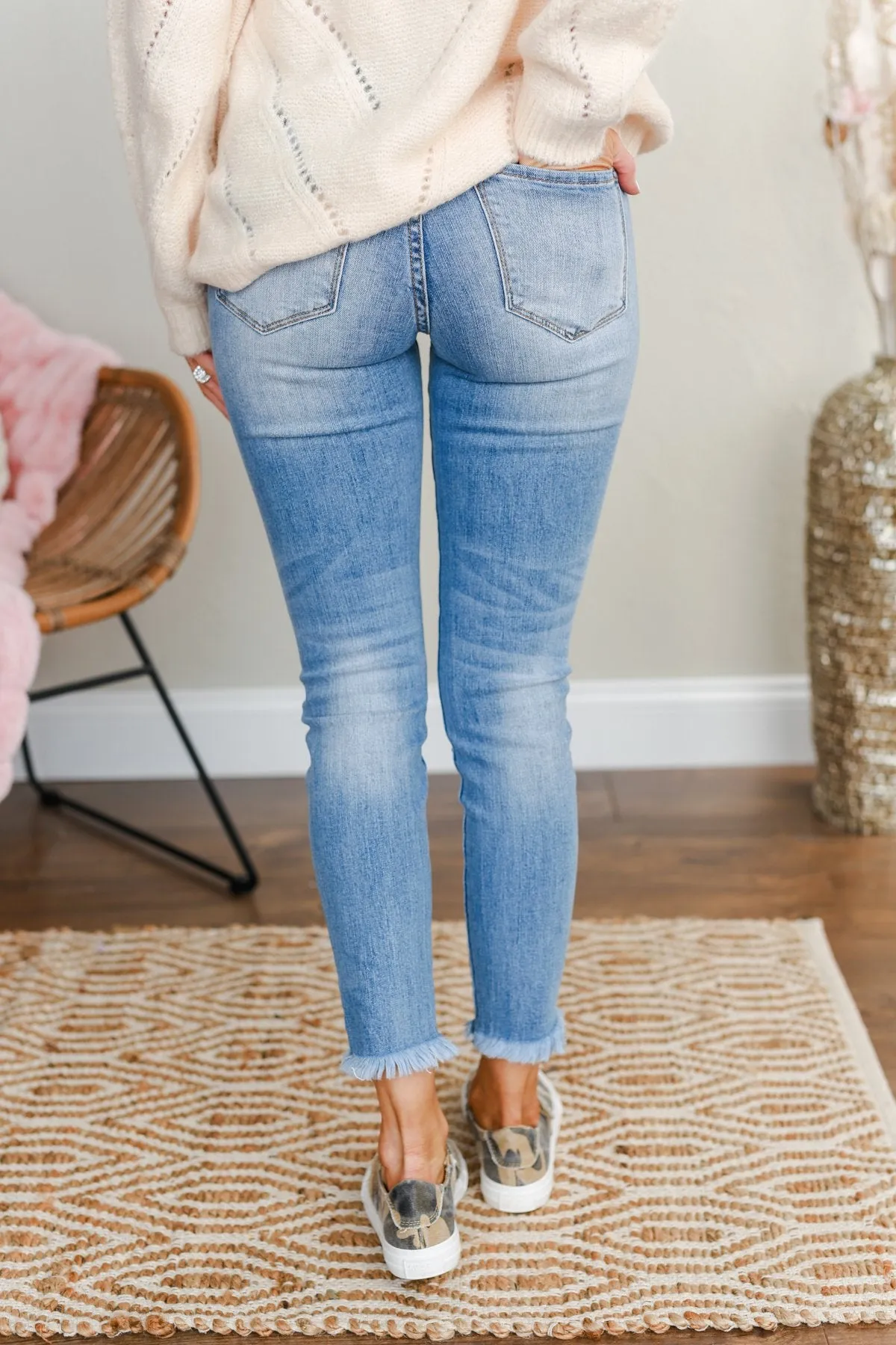 Kan Can Mid Rise Jeans Genevieve Wash