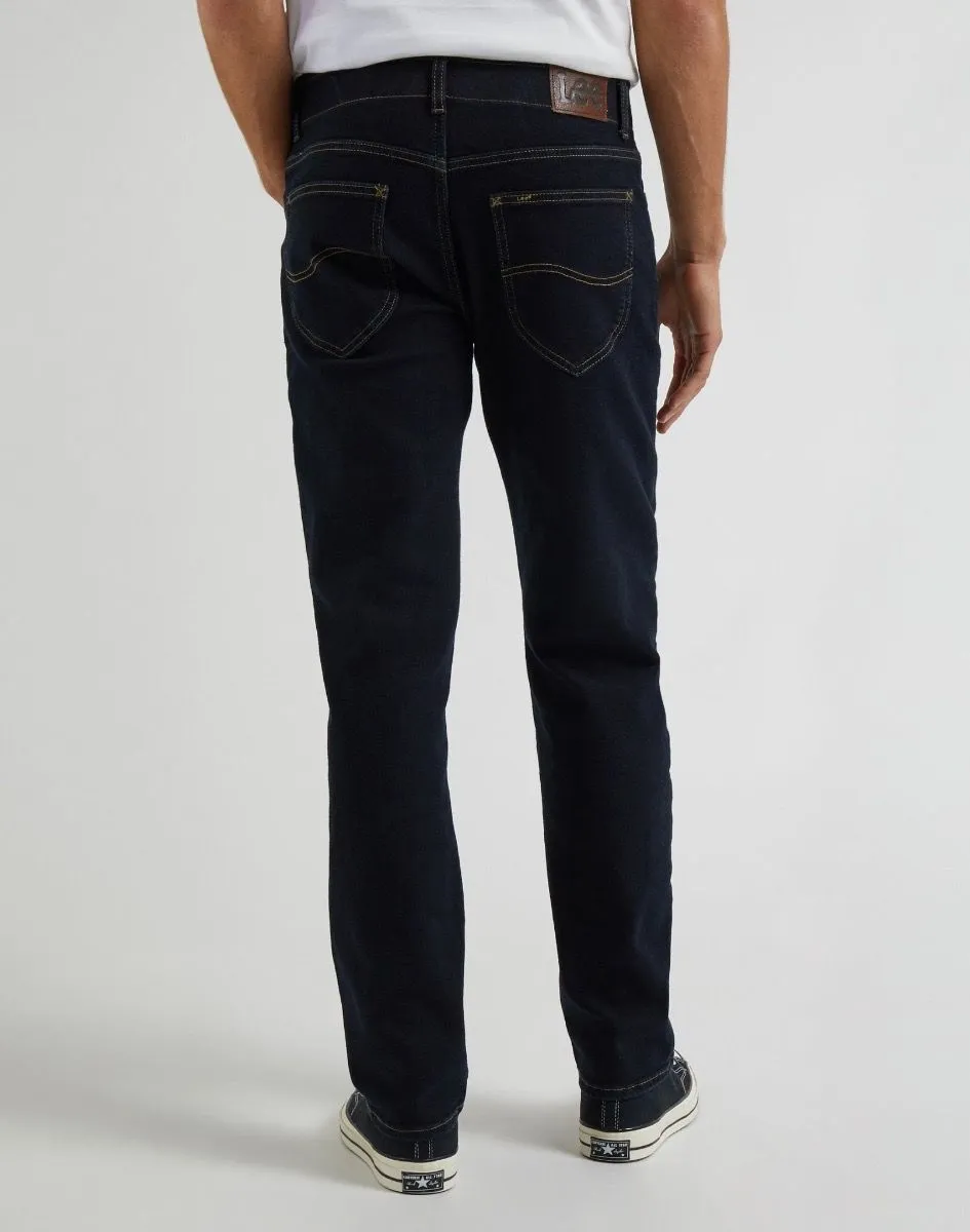 Straight Denim Stretch Jeans in MVP Rinse by Lee Extreme Motion