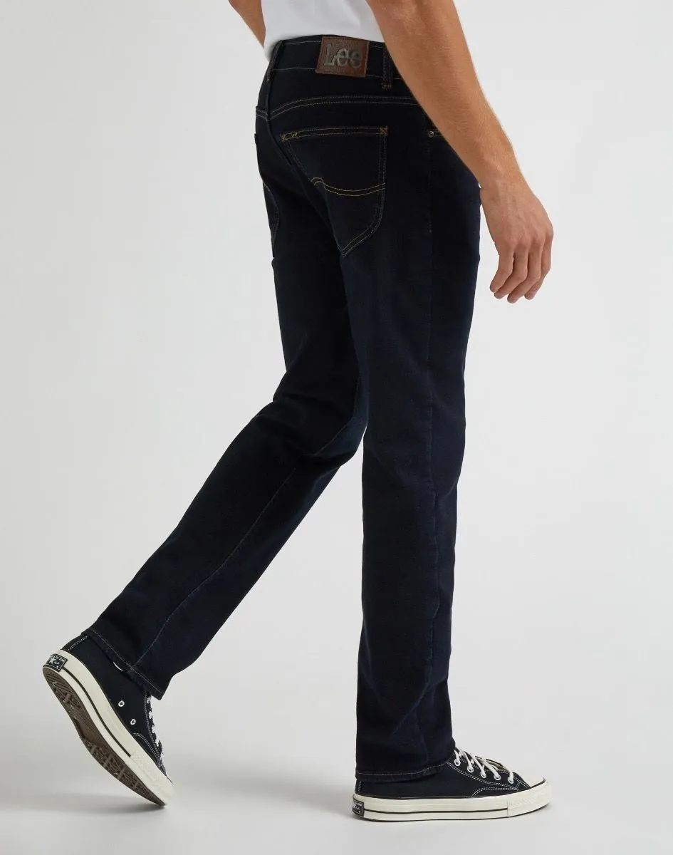 Straight Denim Stretch Jeans in MVP Rinse by Lee Extreme Motion