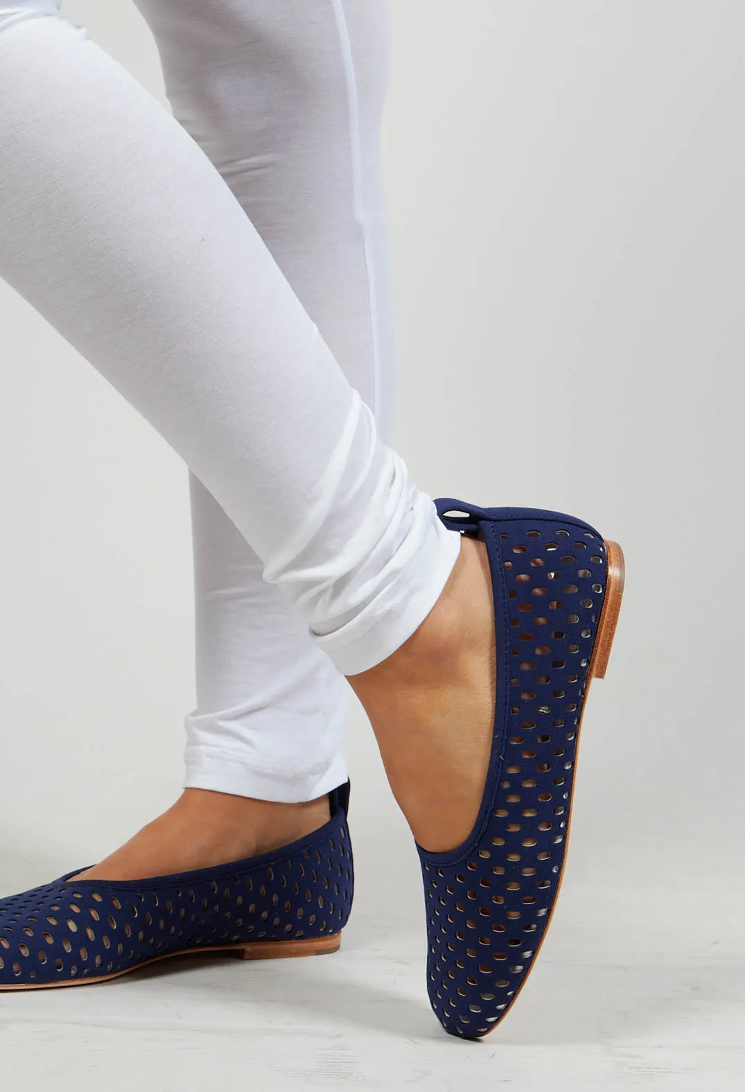 Azur Net Style Cut Out Pumps