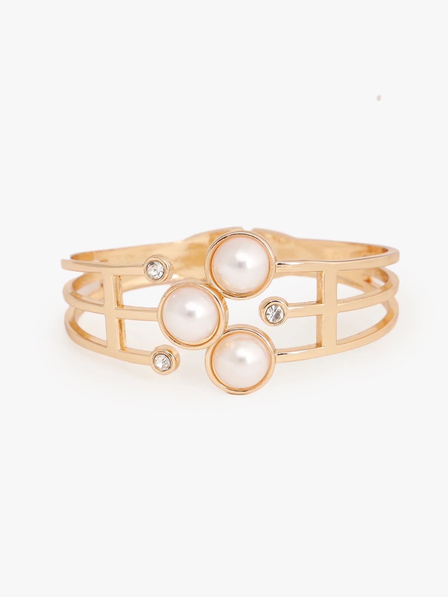 Opulent Gold Bracelet With Pearls