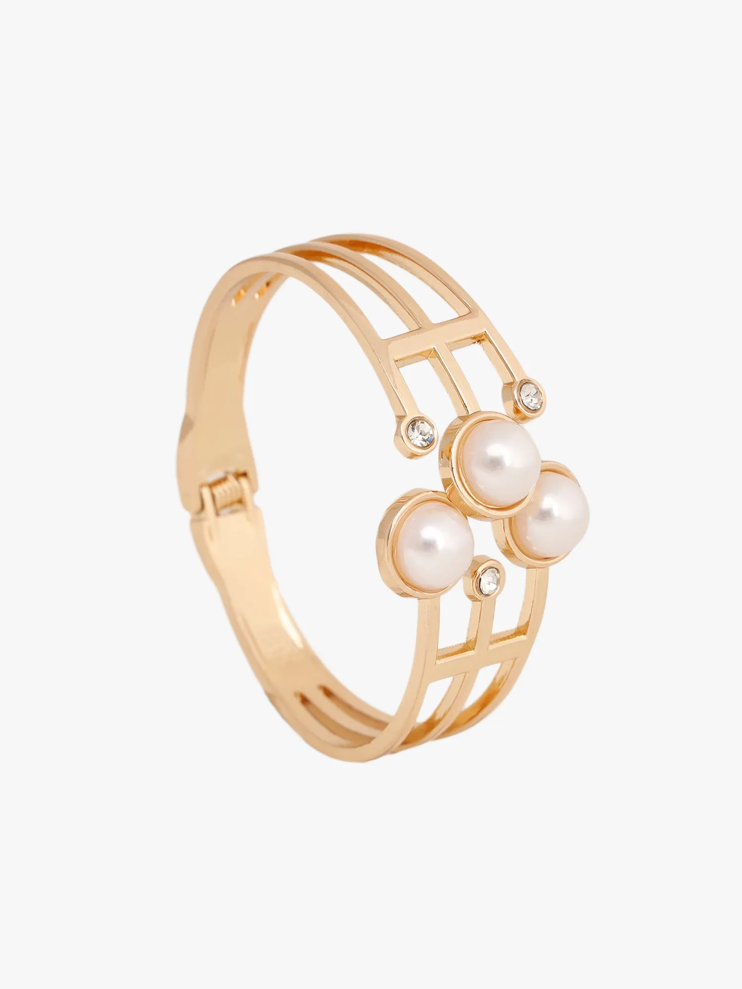 Opulent Gold Bracelet With Pearls