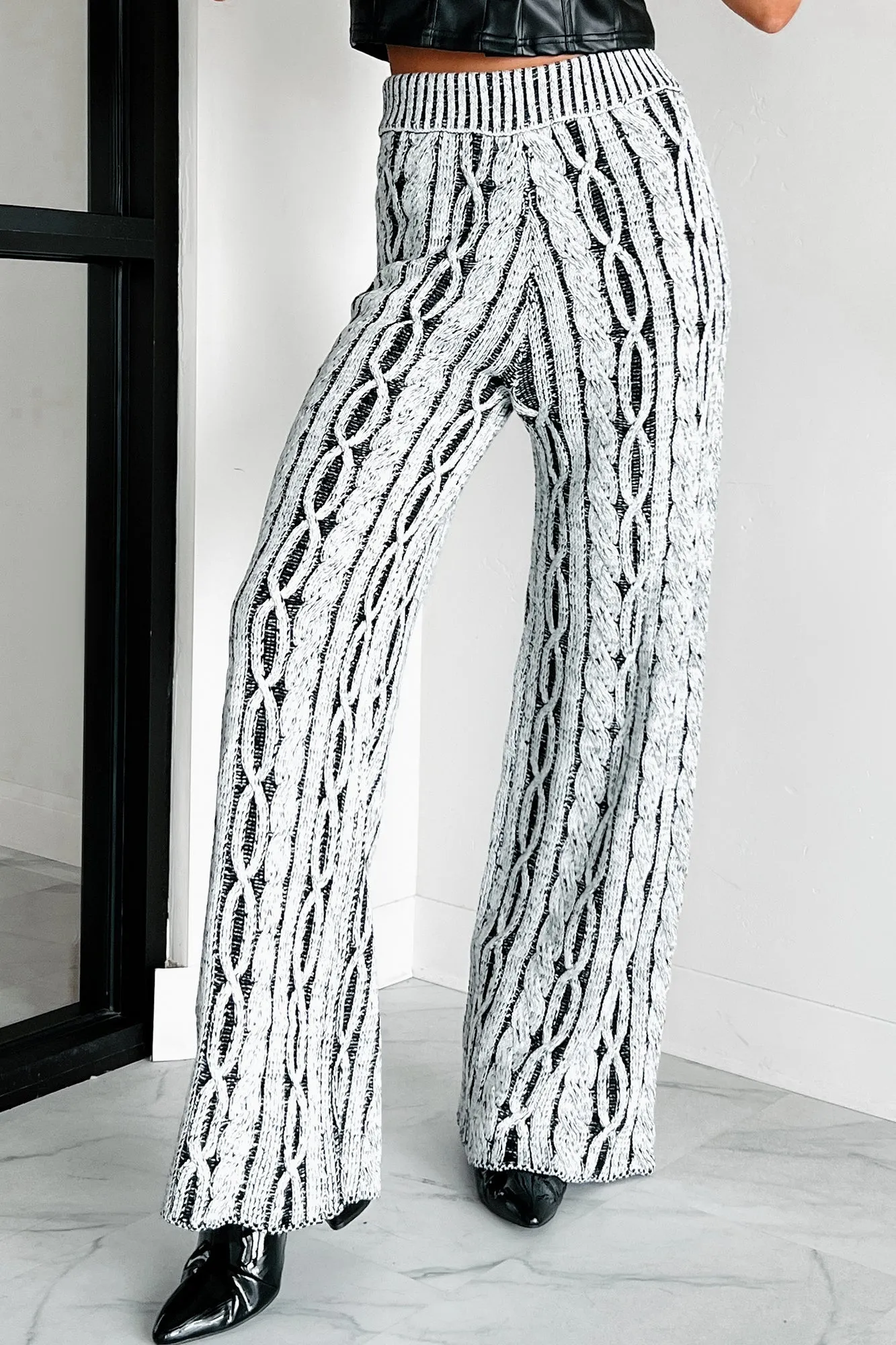 Welcoming Winter Two-Tone Cable Knit Pants (Grey/Black)