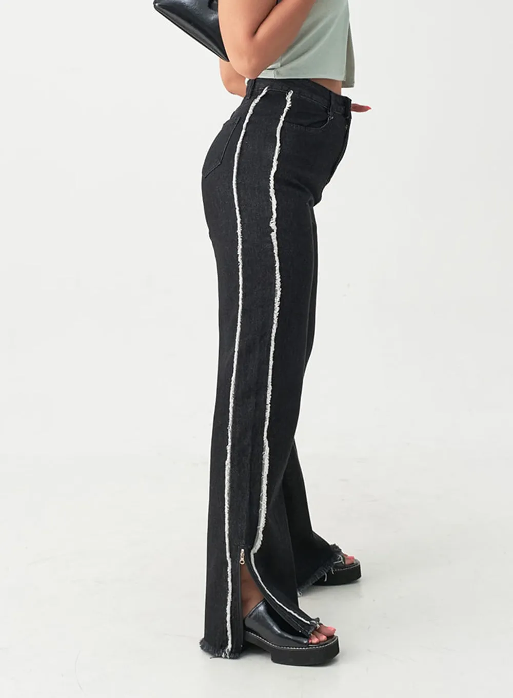 Zip-Up Slit Jeans with Side Tassels